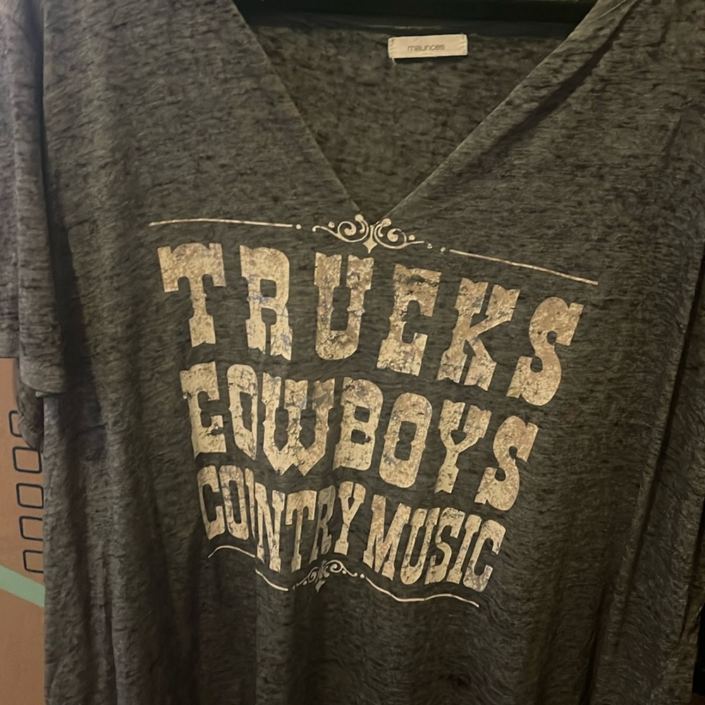 Maurice’s t shirt